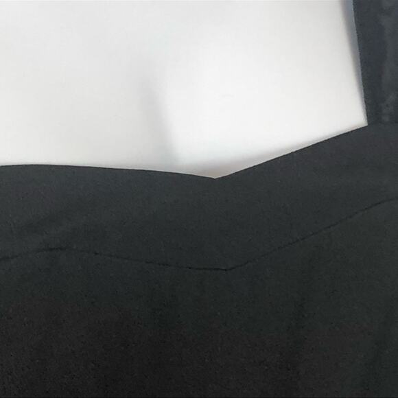 BCBGeneration Little Black Dress Sweetheart Neckline Colorblock Trim Size 10 - Picture 3 of 14